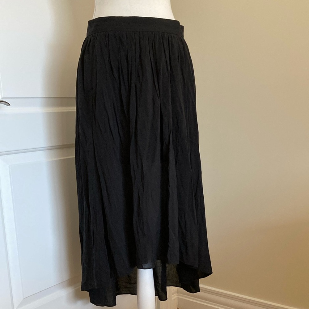Aritzia Talula Women's Black Midi A-Line Skirt with Pleated High-Low Hem Size M
